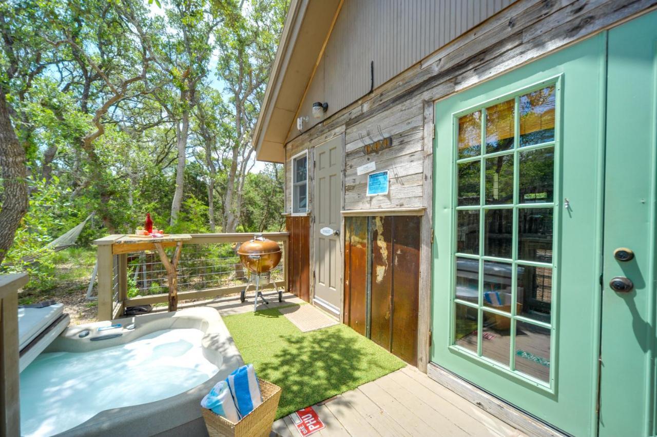 Snuggle Inn Wimberley Cabin With Fire Pit And Deck Buitenkant foto