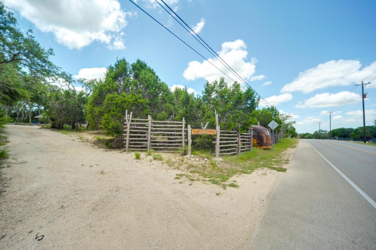 Snuggle Inn Wimberley Cabin With Fire Pit And Deck Buitenkant foto