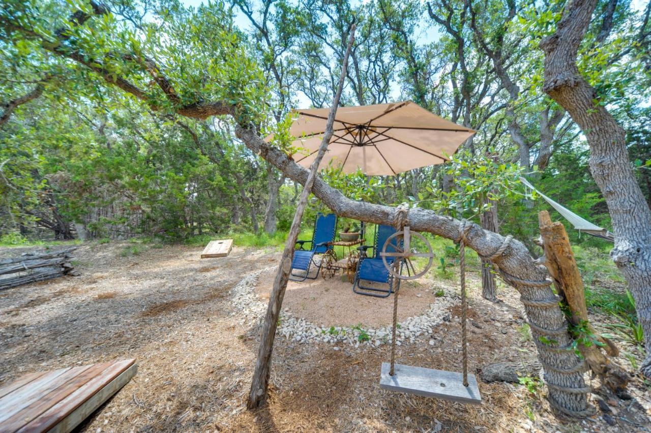 Snuggle Inn Wimberley Cabin With Fire Pit And Deck Buitenkant foto