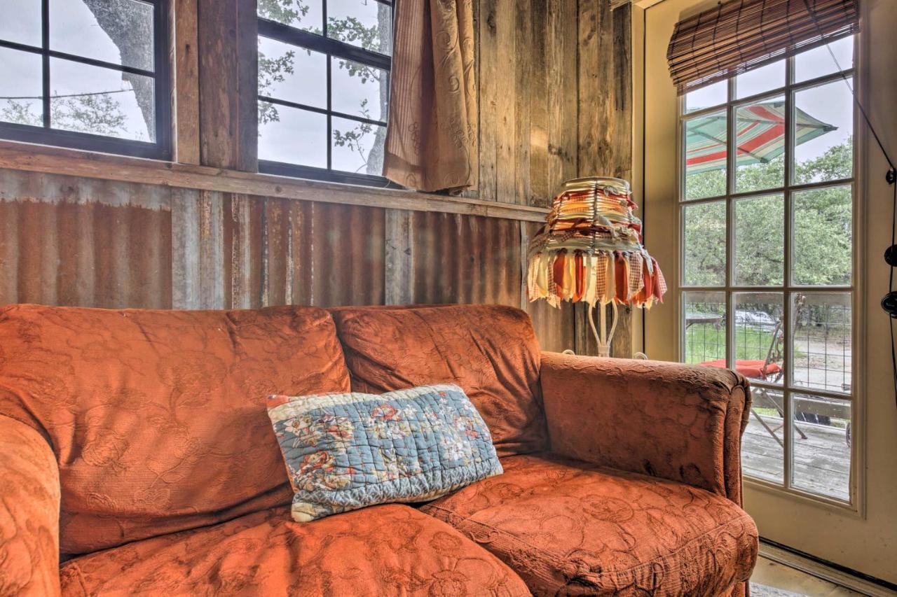 Snuggle Inn Wimberley Cabin With Fire Pit And Deck Buitenkant foto