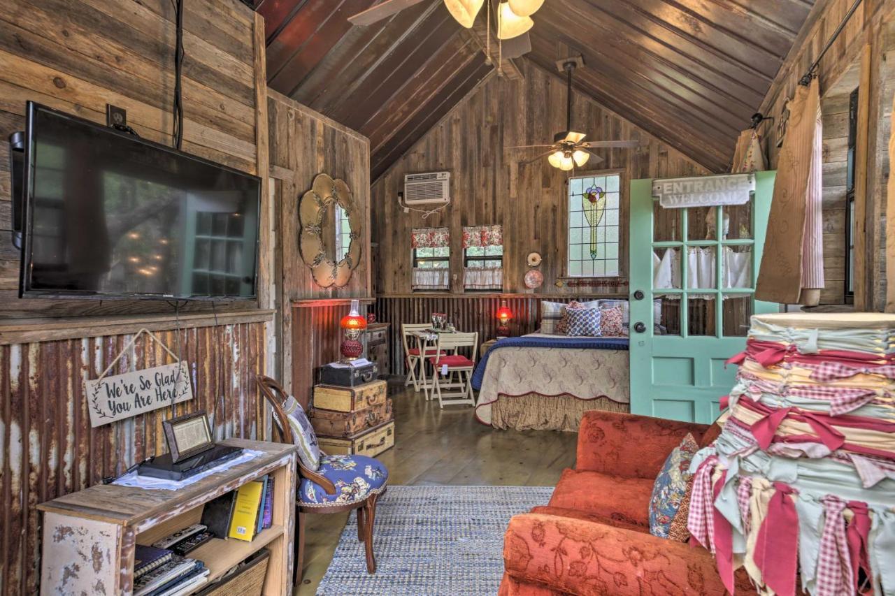 Snuggle Inn Wimberley Cabin With Fire Pit And Deck Buitenkant foto