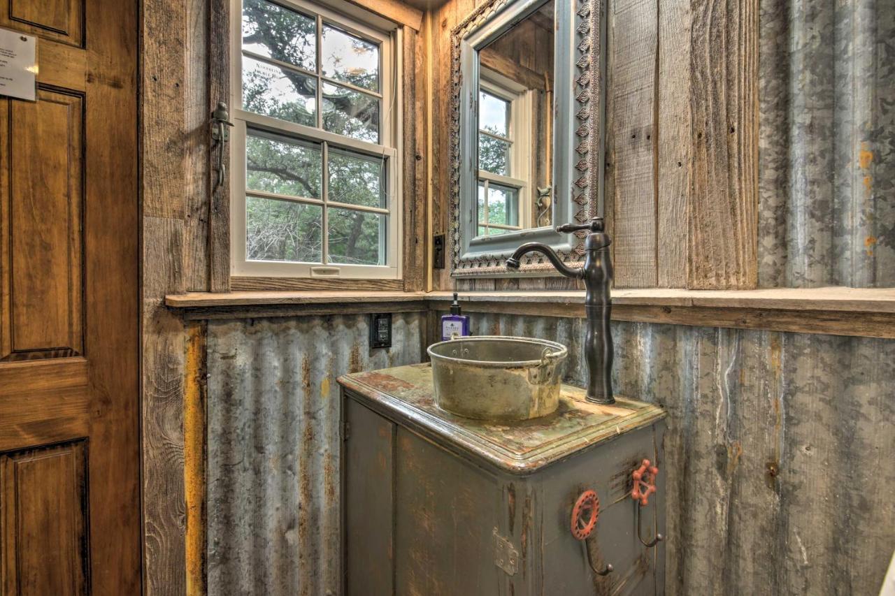 Snuggle Inn Wimberley Cabin With Fire Pit And Deck Buitenkant foto